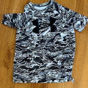 Boys’ Size Large Under Armour Short Sleeve Tee Shirt